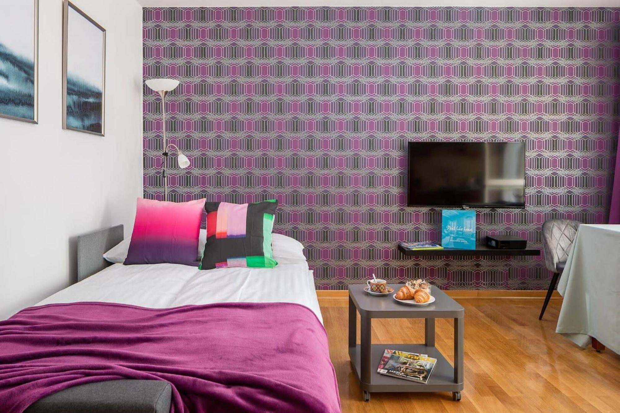 Elektoralna 12A - Colorful Apartment With Balcony By Noclegi Renters Varsovie Extérieur photo