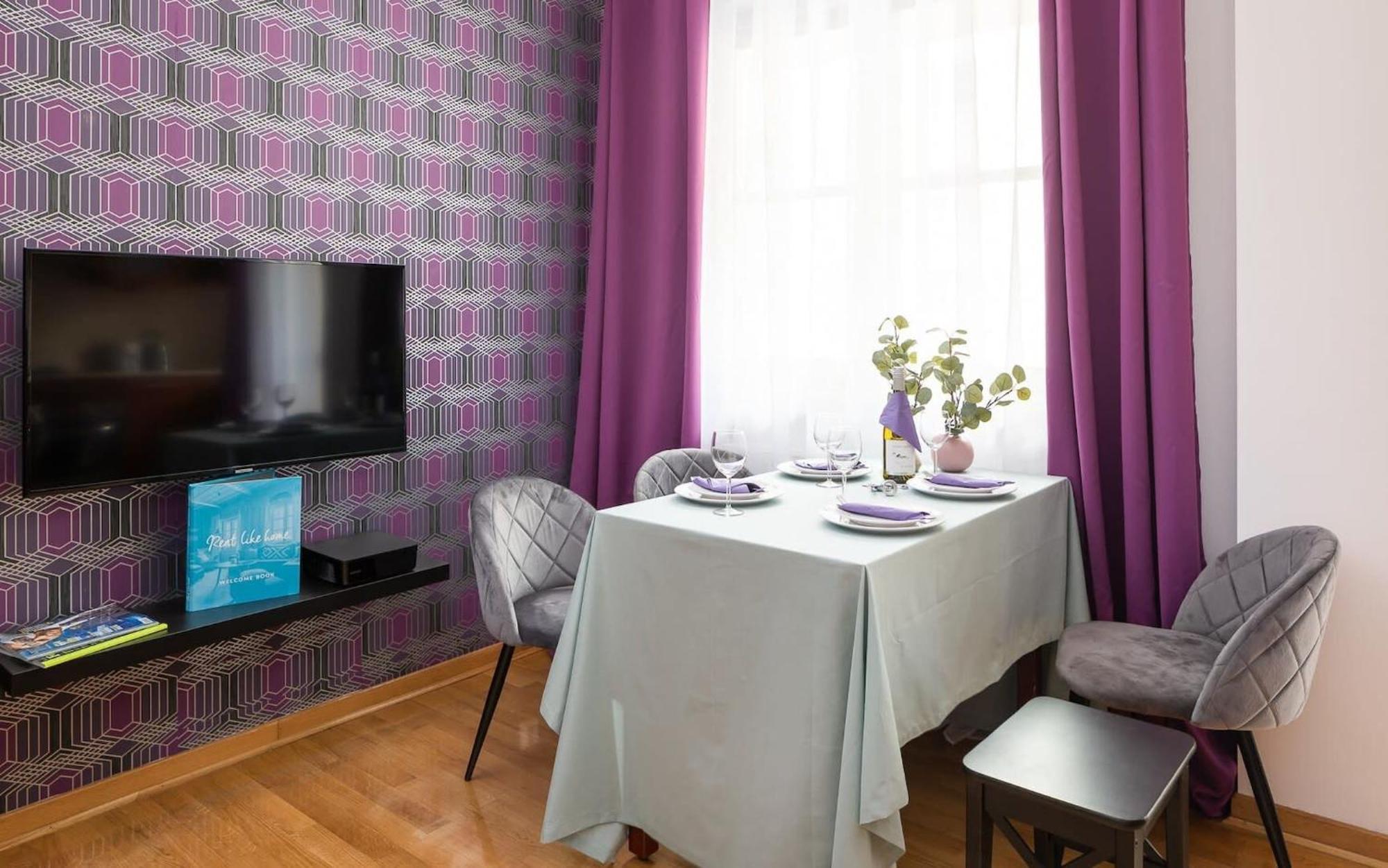 Elektoralna 12A - Colorful Apartment With Balcony By Noclegi Renters Varsovie Extérieur photo